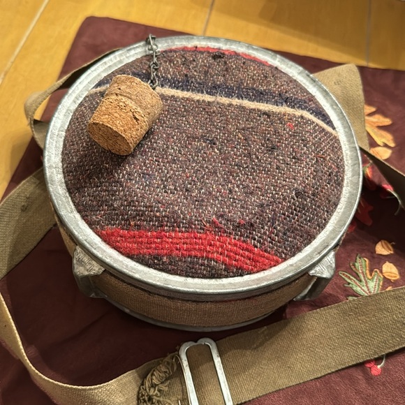 Vintage Mirro Metal Blanket Wool Water Drink Canteen 2 Qt w/ Strap Rustic Decor - Picture 5 of 5